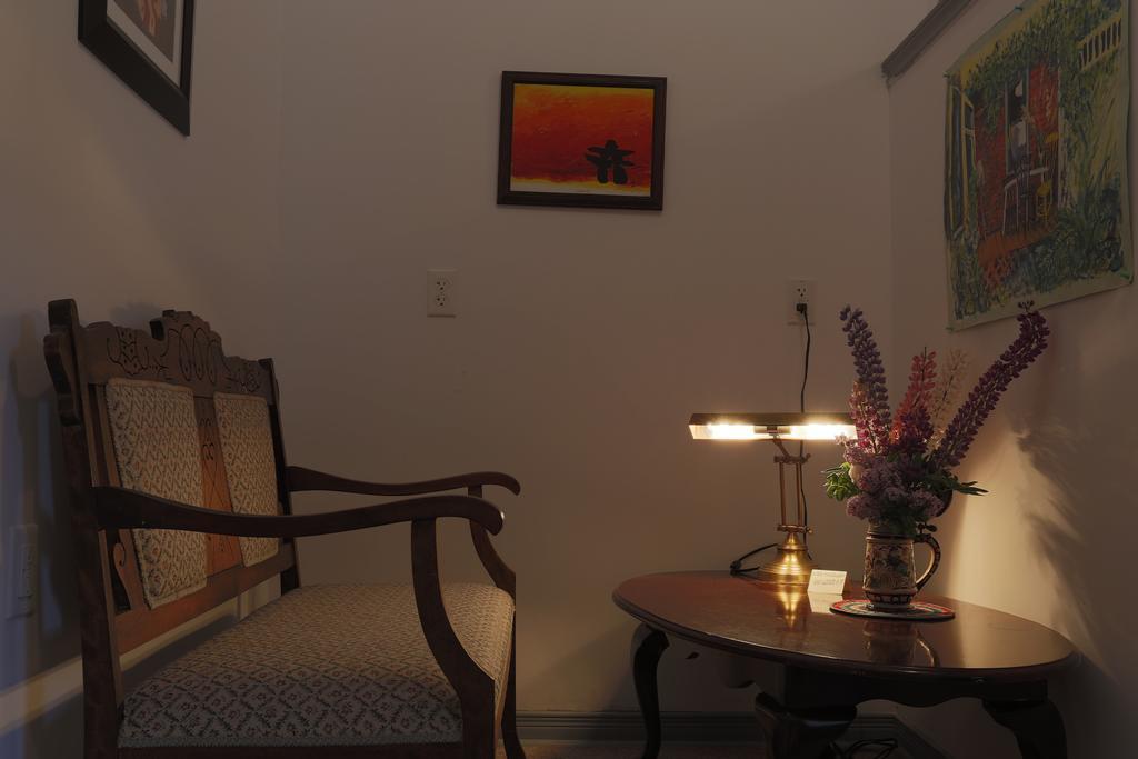 Meems Elliston B&B Bagian luar foto