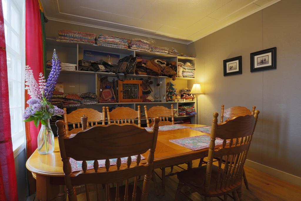 Meems Elliston B&B Bagian luar foto