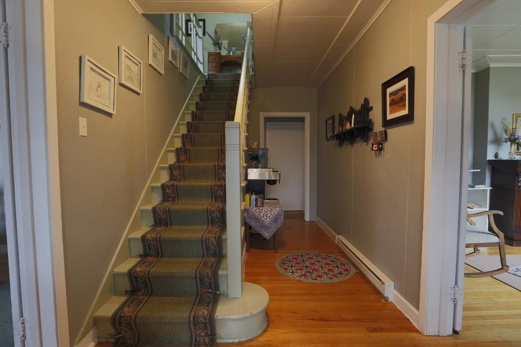 Meems Elliston B&B Bagian luar foto