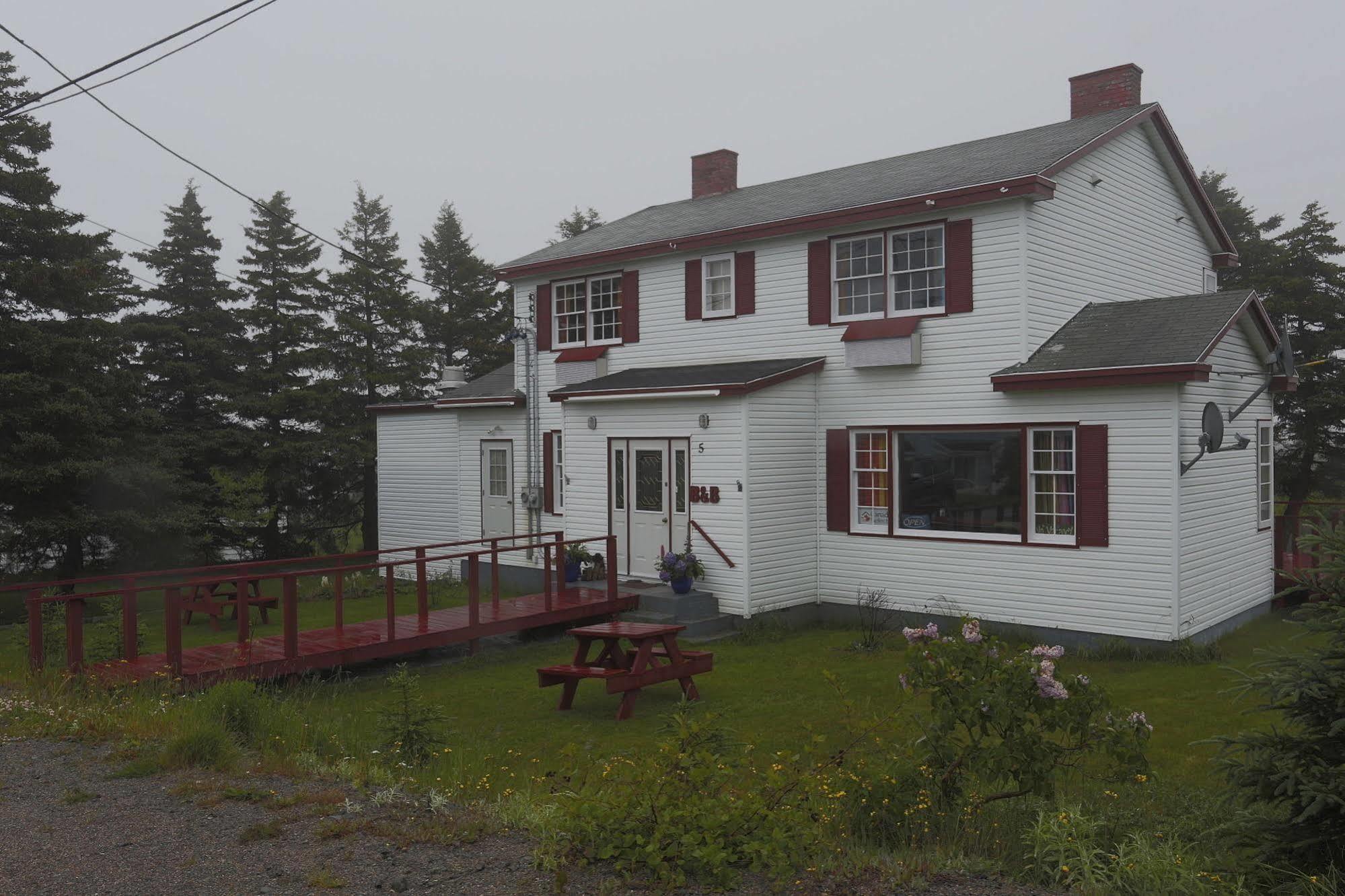 Meems Elliston B&B Bagian luar foto
