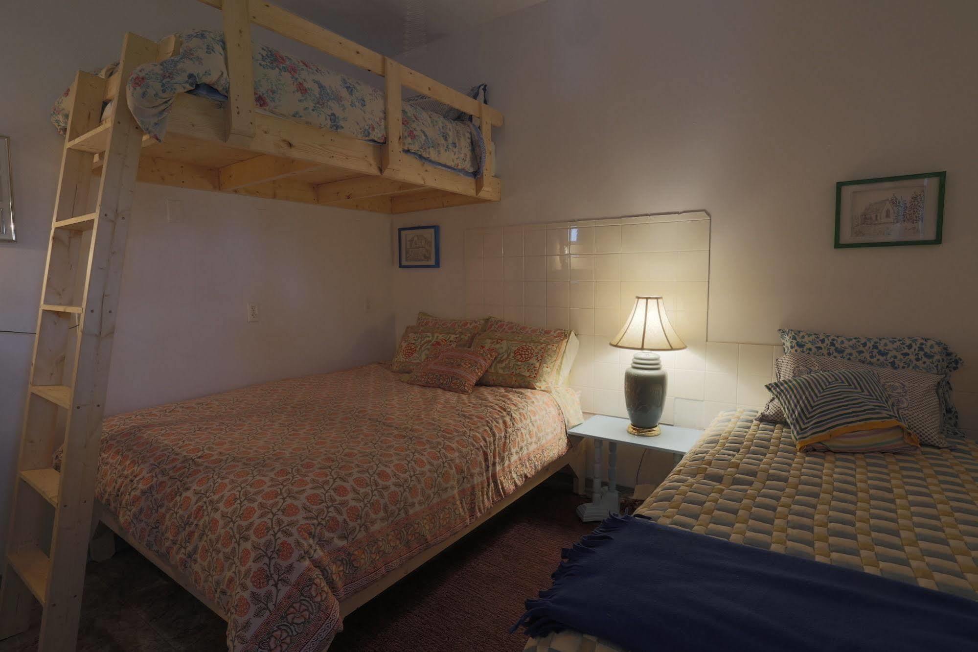 Meems Elliston B&B Bagian luar foto