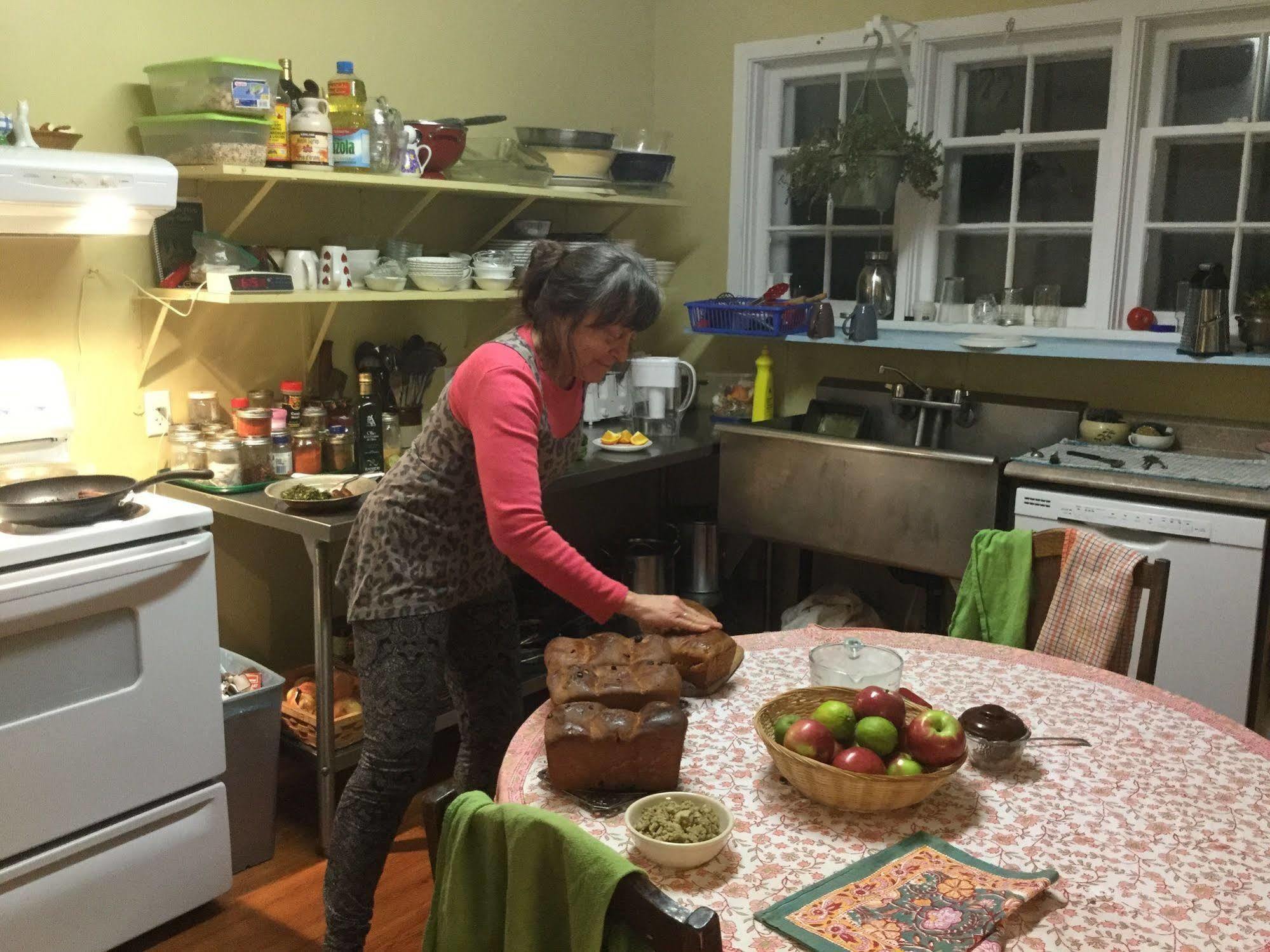 Meems Elliston B&B Bagian luar foto