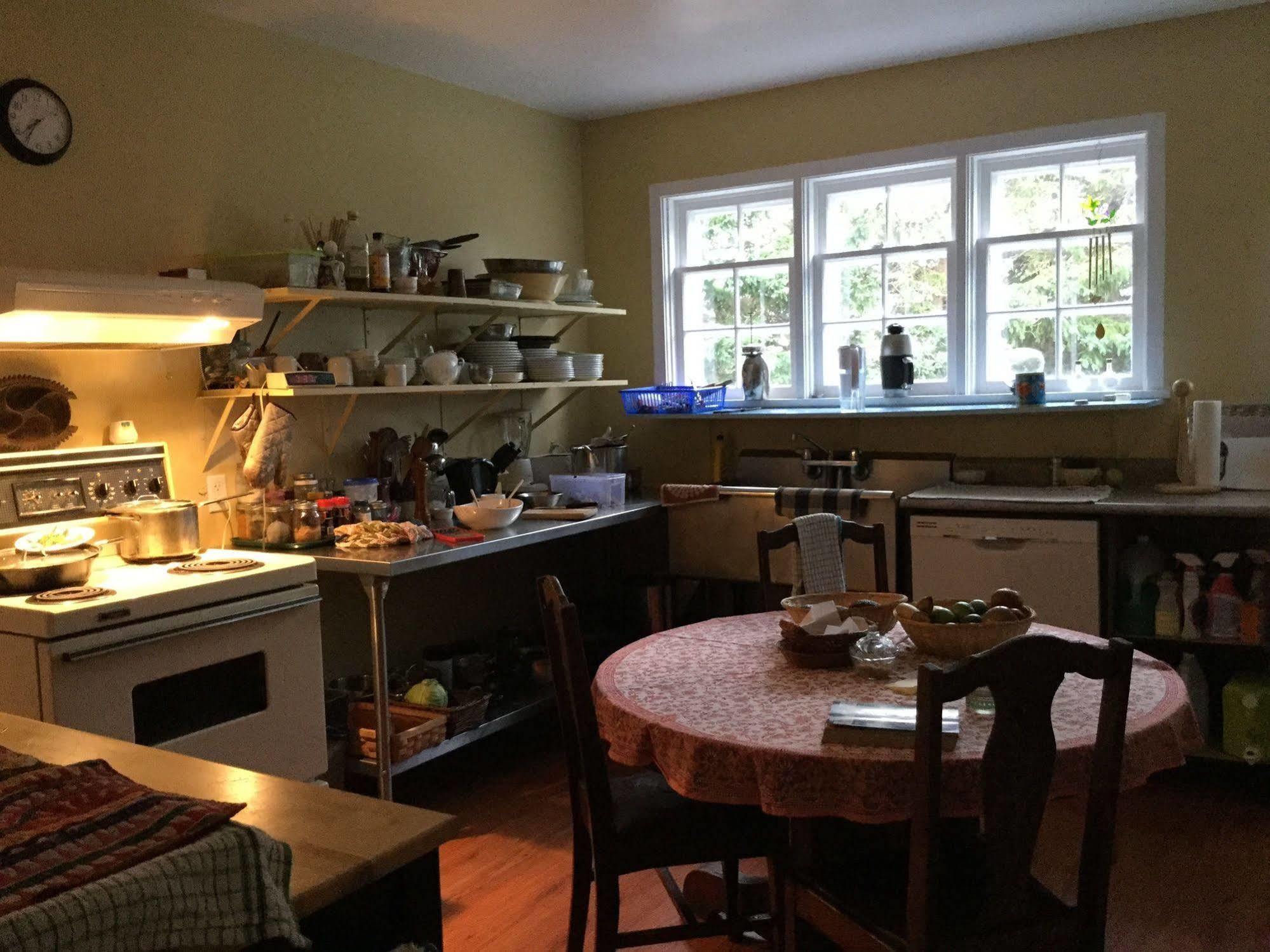 Meems Elliston B&B Bagian luar foto