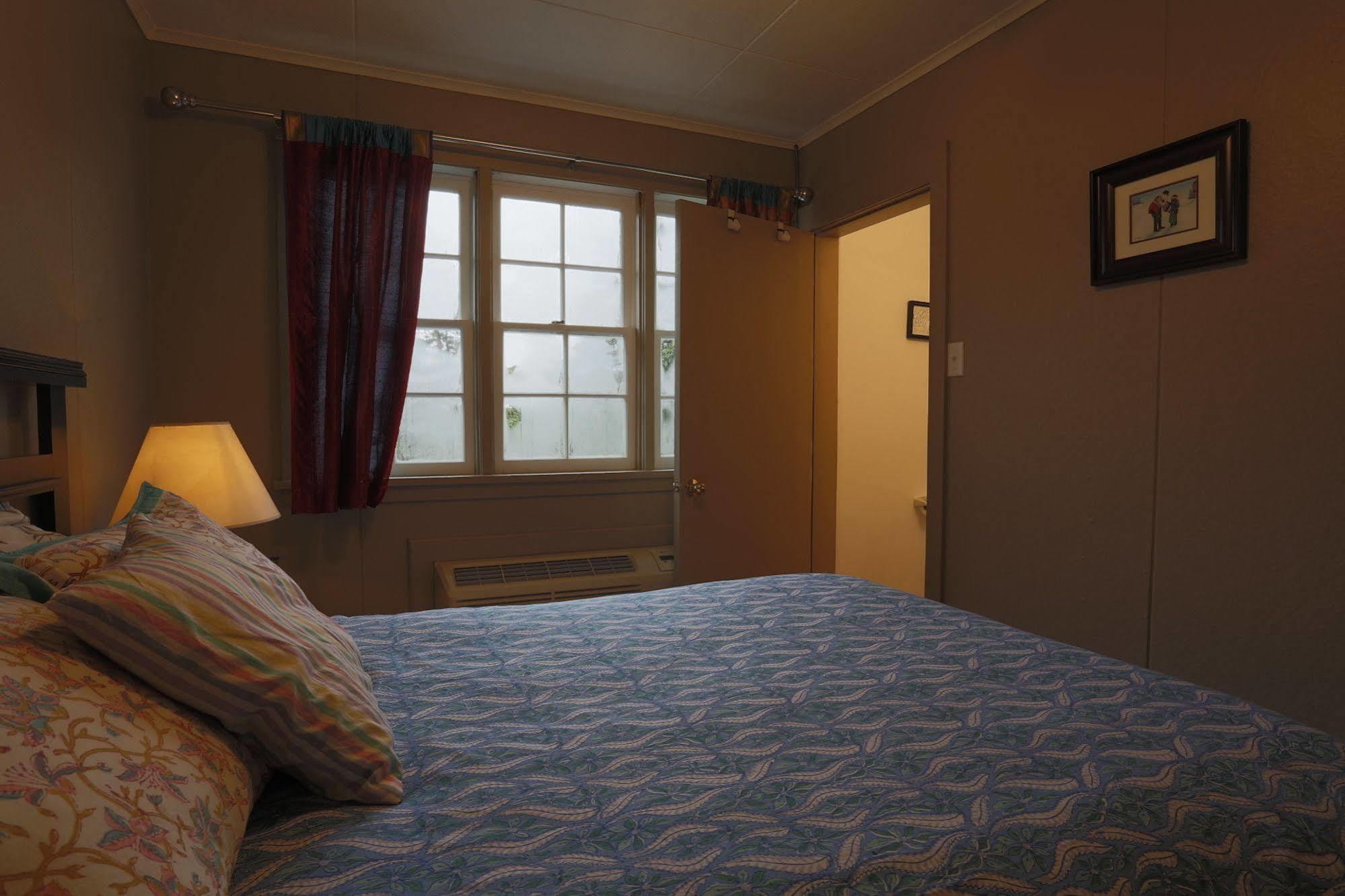 Meems Elliston B&B Bagian luar foto