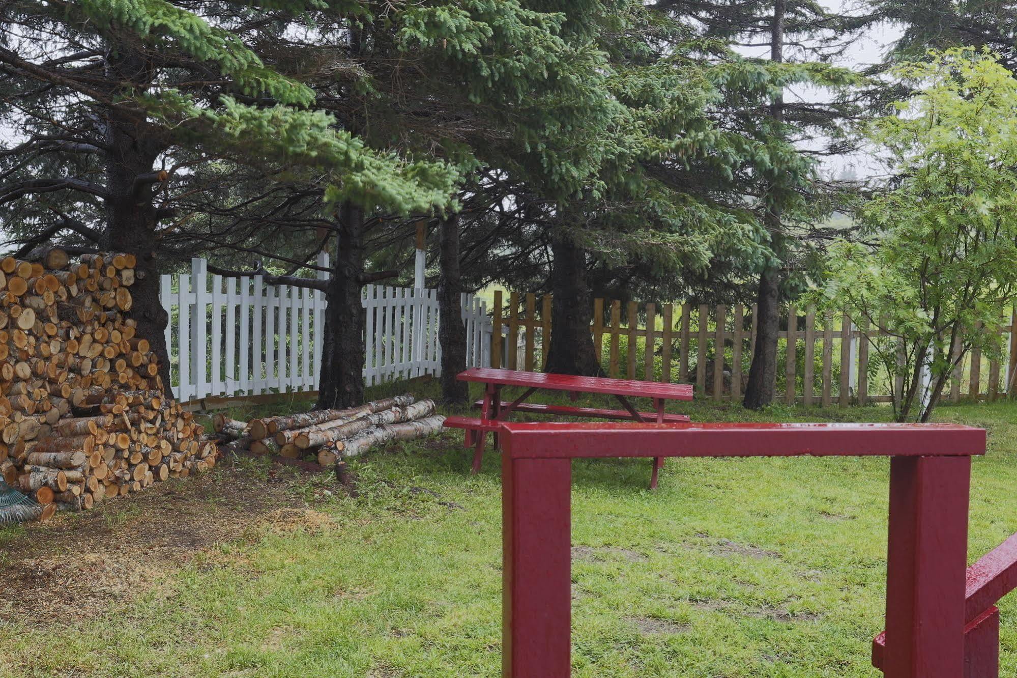 Meems Elliston B&B Bagian luar foto